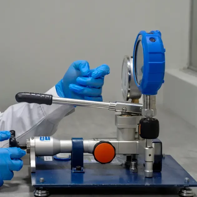 -_SERVICIO DE CALIBRACIÓN DE FUERZA Y PRESIÓN - LABORATORIO DE CALIBRACIÓN Y METROLOGÍA CERTIMET -_SERVICIO DE CALIBRACIÓN DE FUERZA Y PRESIÓN - LABORATORIO DE CALIBRACIÓN Y METROLOGÍA CERTIMET